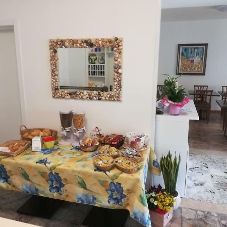 Albergo Elena Garni Caorle Ngoại thất bức ảnh