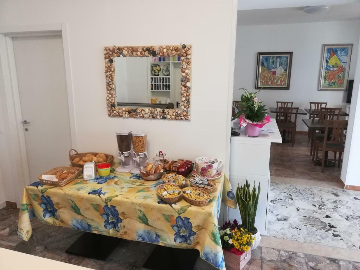 Albergo Elena Garni Caorle Ngoại thất bức ảnh