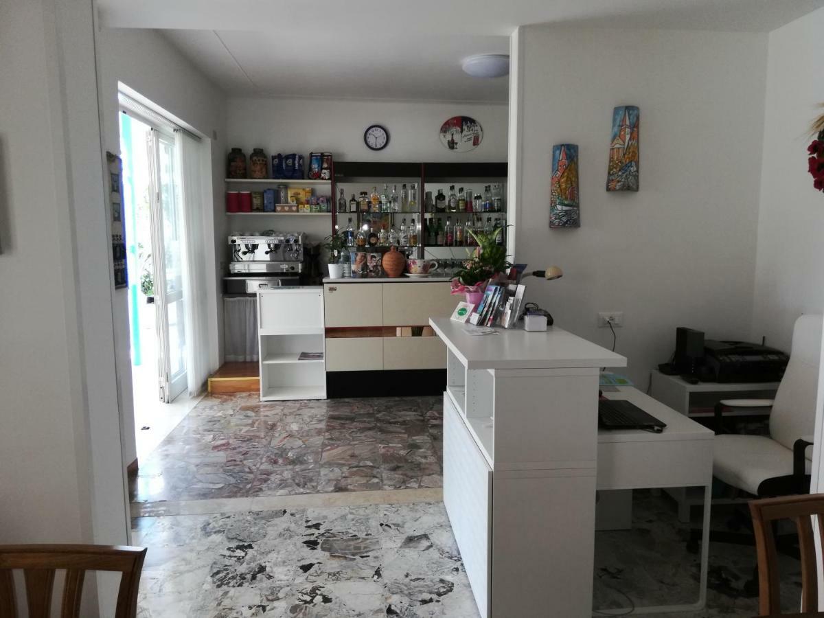Albergo Elena Garni Caorle Ngoại thất bức ảnh